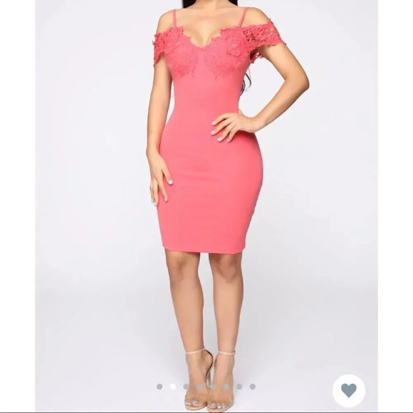 ❣️Fashion Nova Off shoulder coral dress ❣️ - Picture 1 of 4